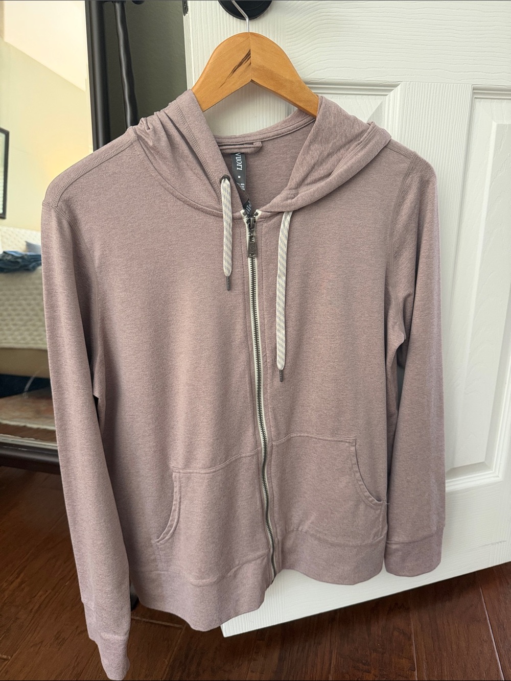 Vuori Dusty Mauve Zip Hoodie with Contrast Drawcords, like new